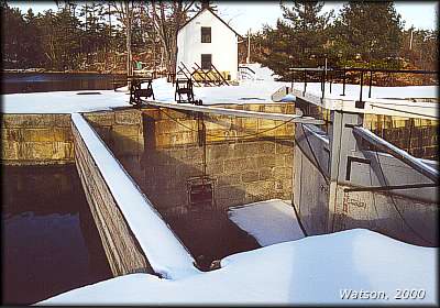 Stoplogs at Davis Lock